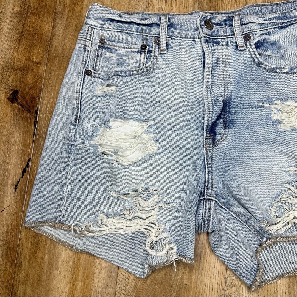 American Eagle Distressed Light Wash Hi-Rise Boyfriend Shorts Size 2 - Picture 2 of 14